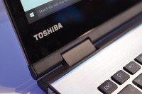 IFA 2015 - Toshiba Radius 12 este un laptop complet