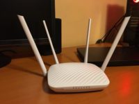 Tenda F9 - router wireless cu acoperire buna