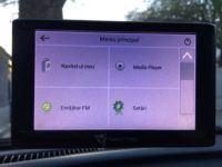 Navitel E500 Magnetic - navigatie auto standalone cu suport de prindere magnetic