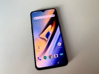 OnePlus 6T scurt review: un smartphone rapid dar corect