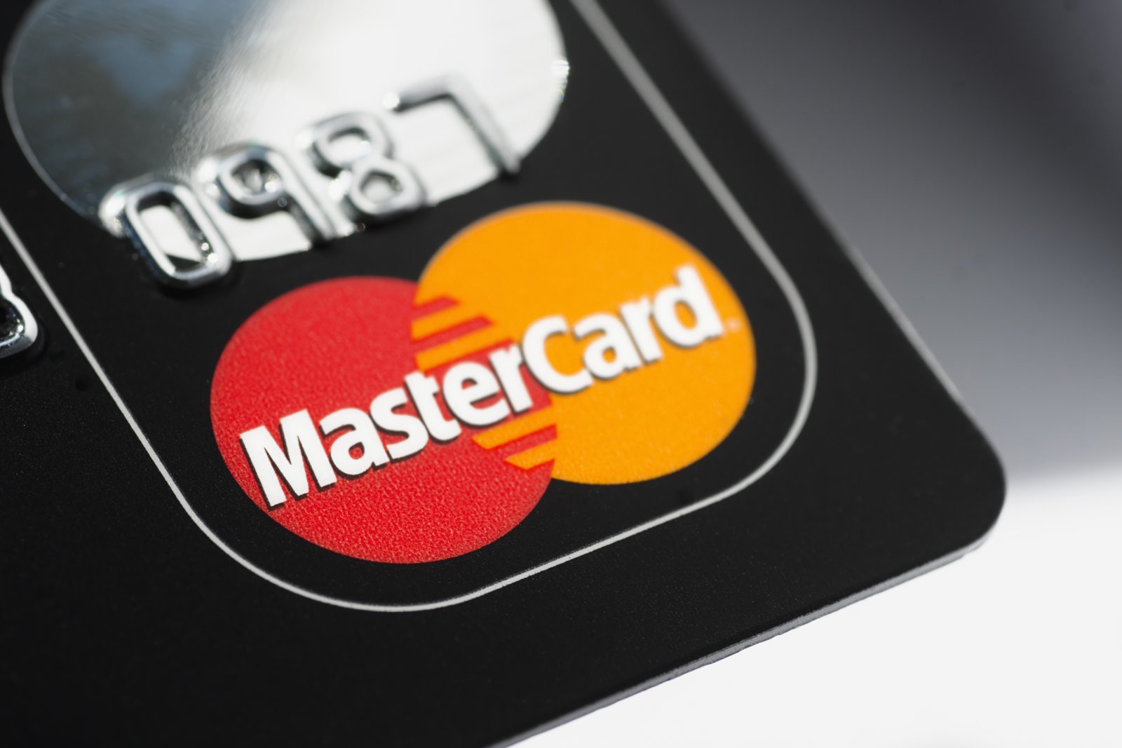 Mastercard impune reguli mai stricte pentru plata subscripțiilor