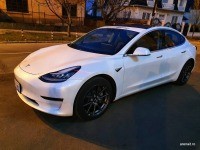 Am condus Tesla Model 3: scurt review