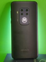 Review Motorola One Zoom: midranger cu multe plusuri