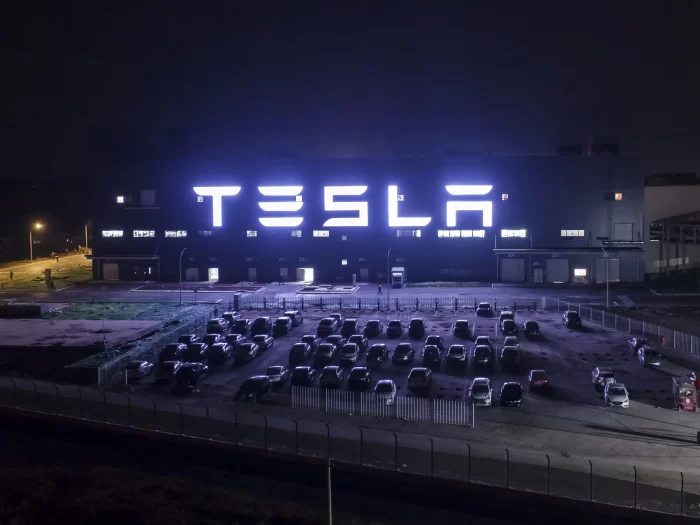 tesla-gigafactory-700x525.webp