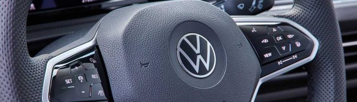 VW renunta la butoanele capacitive de pe volan - toata lumea le uraste