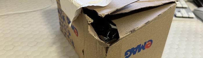 UPDATE - mi-au livrat alt HDD intr-un PLIC - eMAG mi-a livrat un HDD in bataie de joc - cutie rupta si fara protectie