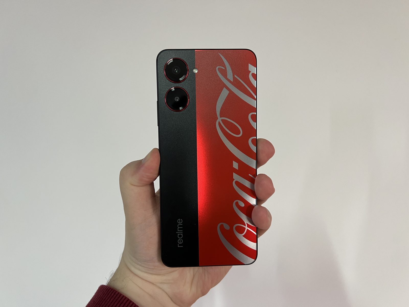 Am testat telefonul Coca-Cola de la realme - un telefon de colectie - Arena  IT