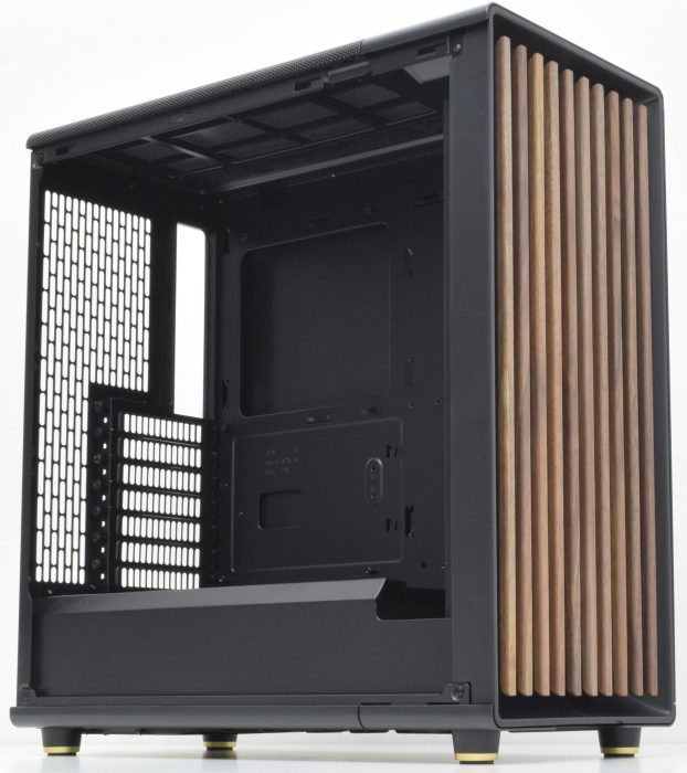 Review Fractal North - carcasă mid-tower compactă cu design scandinav
