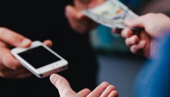 La ce trebuie să fii atent atunci când cumperi un smartphone second hand sau recondiționat